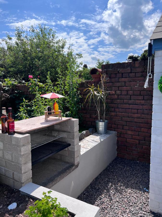 Brecon Town 3 Bedroom House Sleeps 6 Central Location Zewnętrze zdjęcie